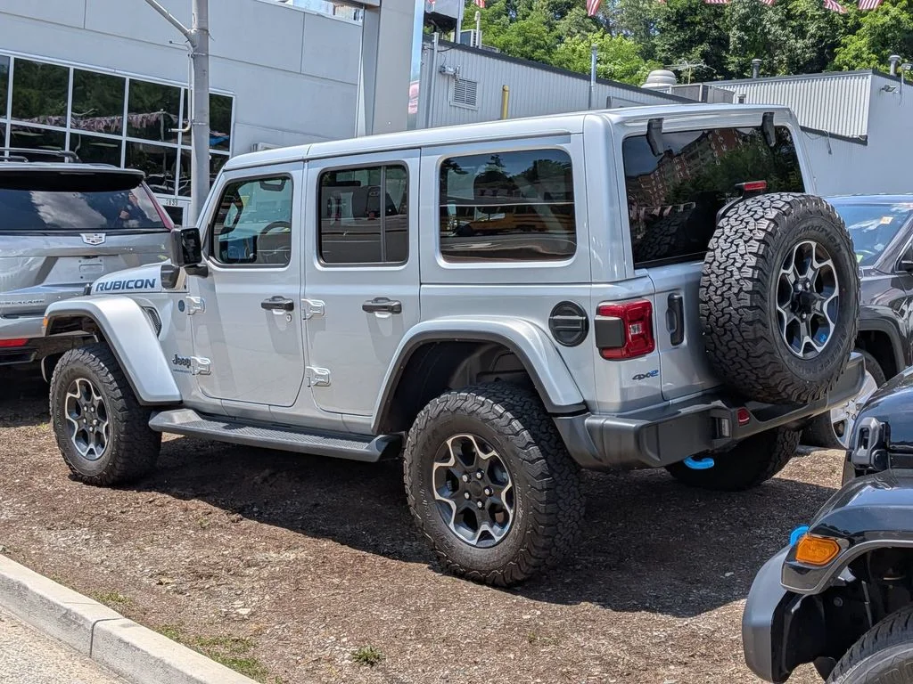 Used 2023 Silver Jeep Rubicon 4xe image 8