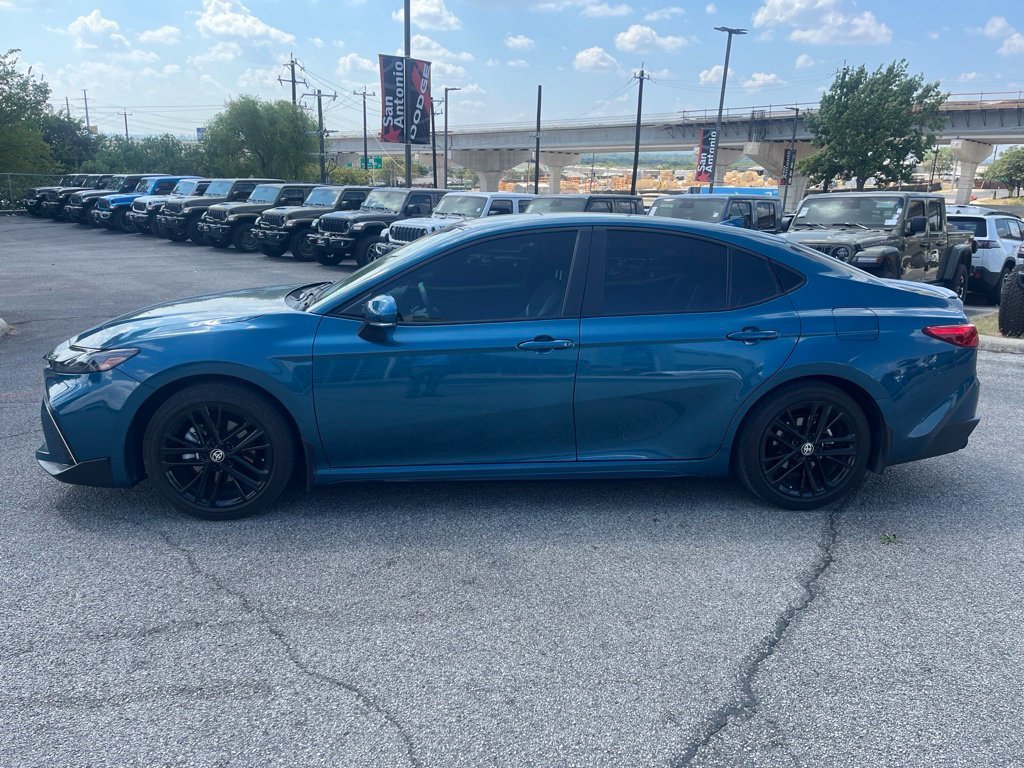 Used 2025 Green Toyota SE image 4
