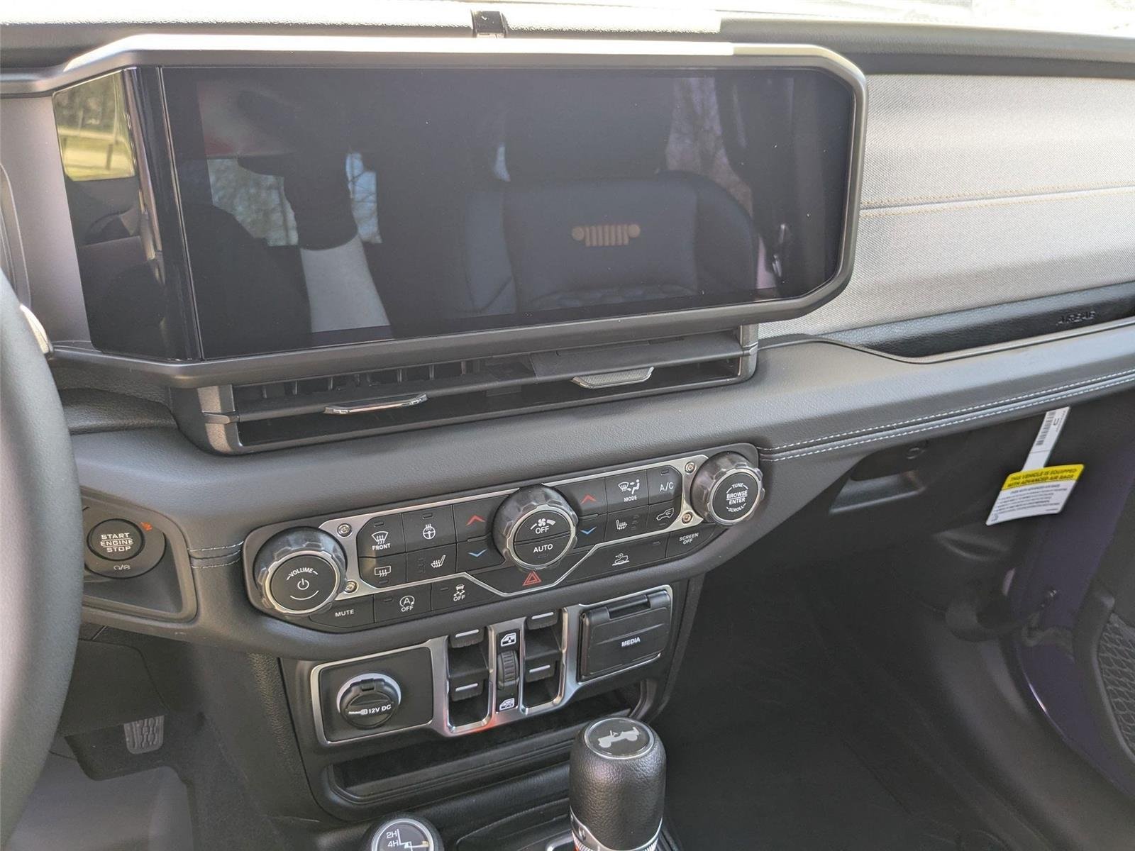 New 2026 Reign Exterior Paint Jeep Sahara image 19