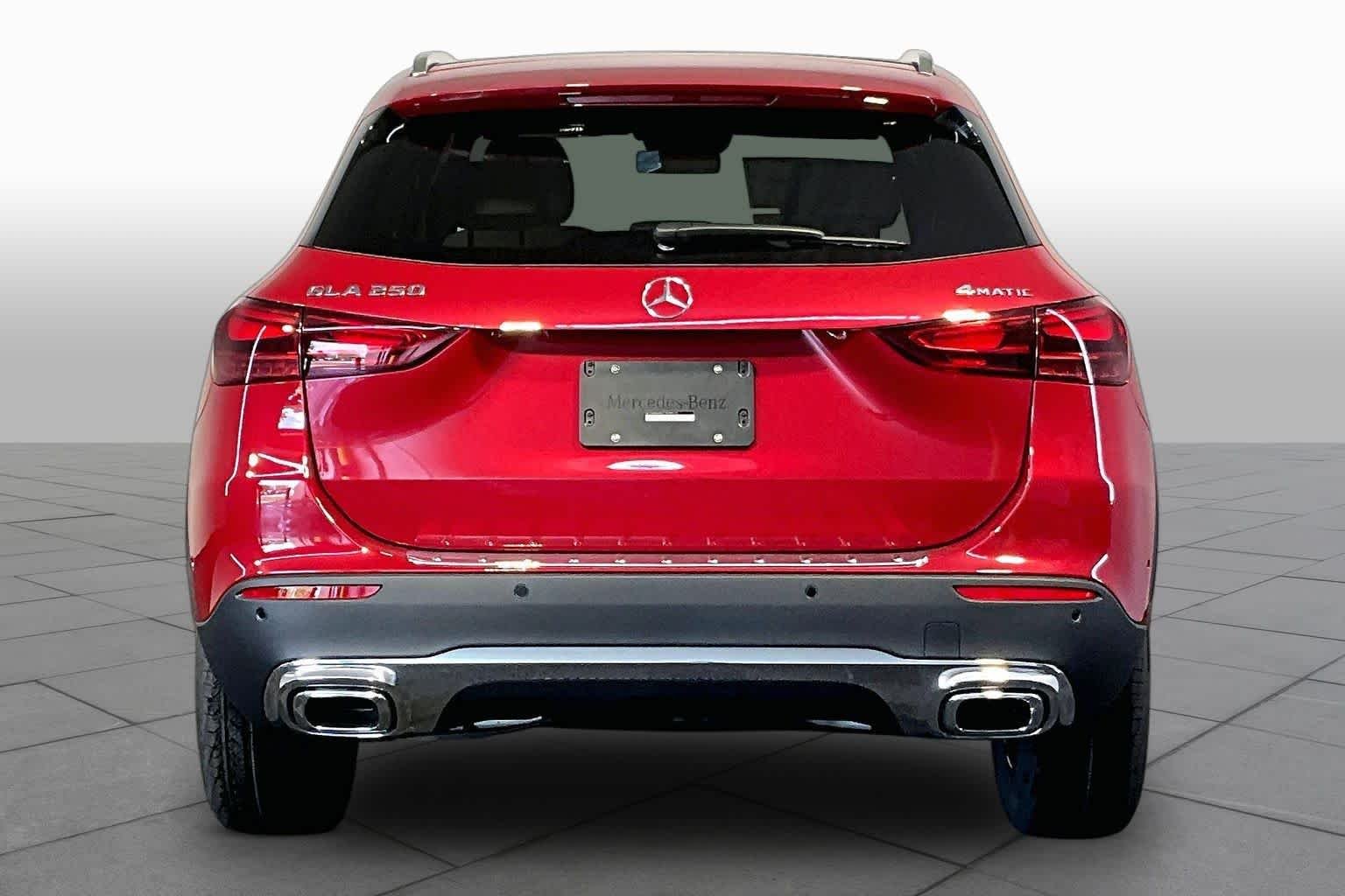 New 2026 MANUFAKTUR Patagonia Red Metallic Mercedes-Benz GLA 250 image 4