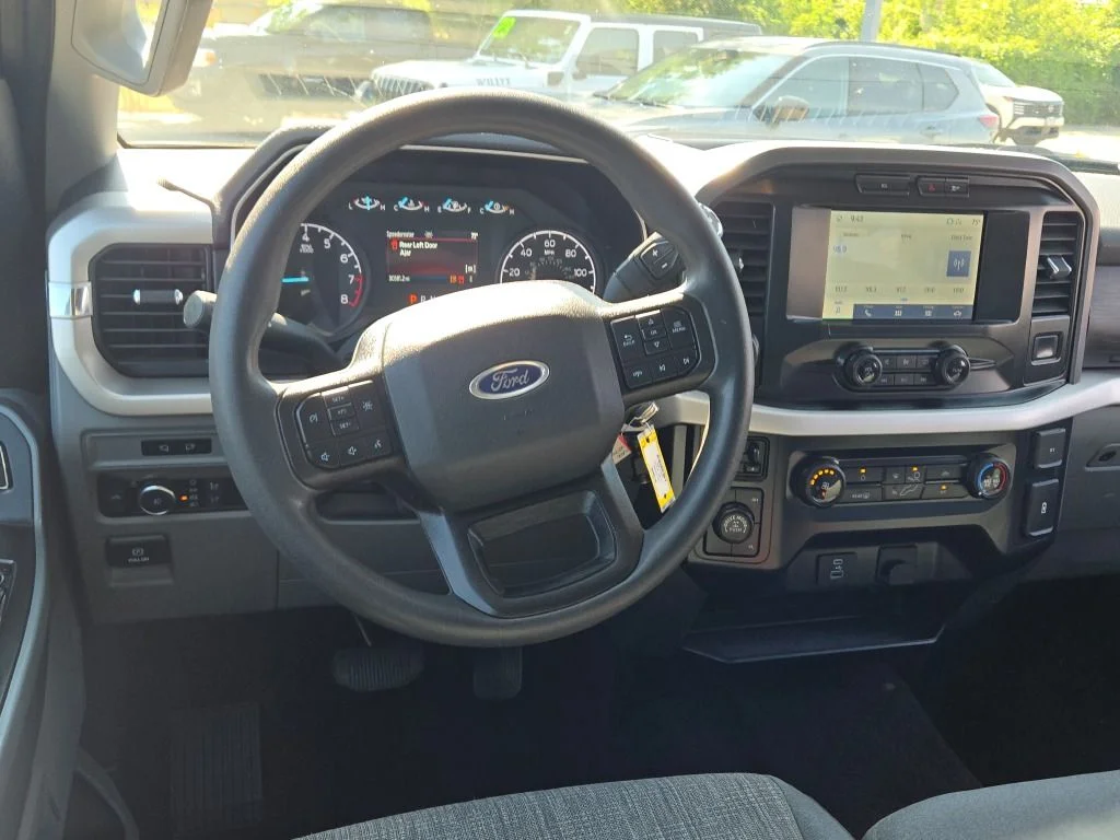 Used 2022 Black Ford XLT image 19