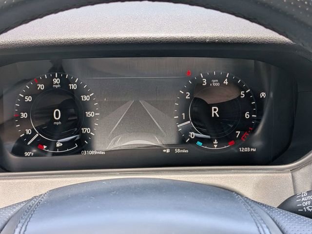 Used 2021 Black Land Rover R-Dynamic HSE image 33