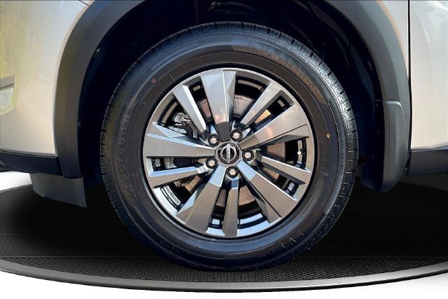 Used 2022 Silver Nissan SV image 35
