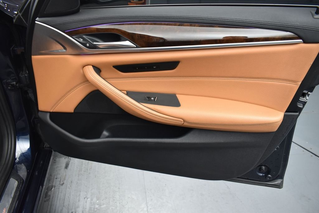 Used 2018 Blue BMW 530i xDrive image 15