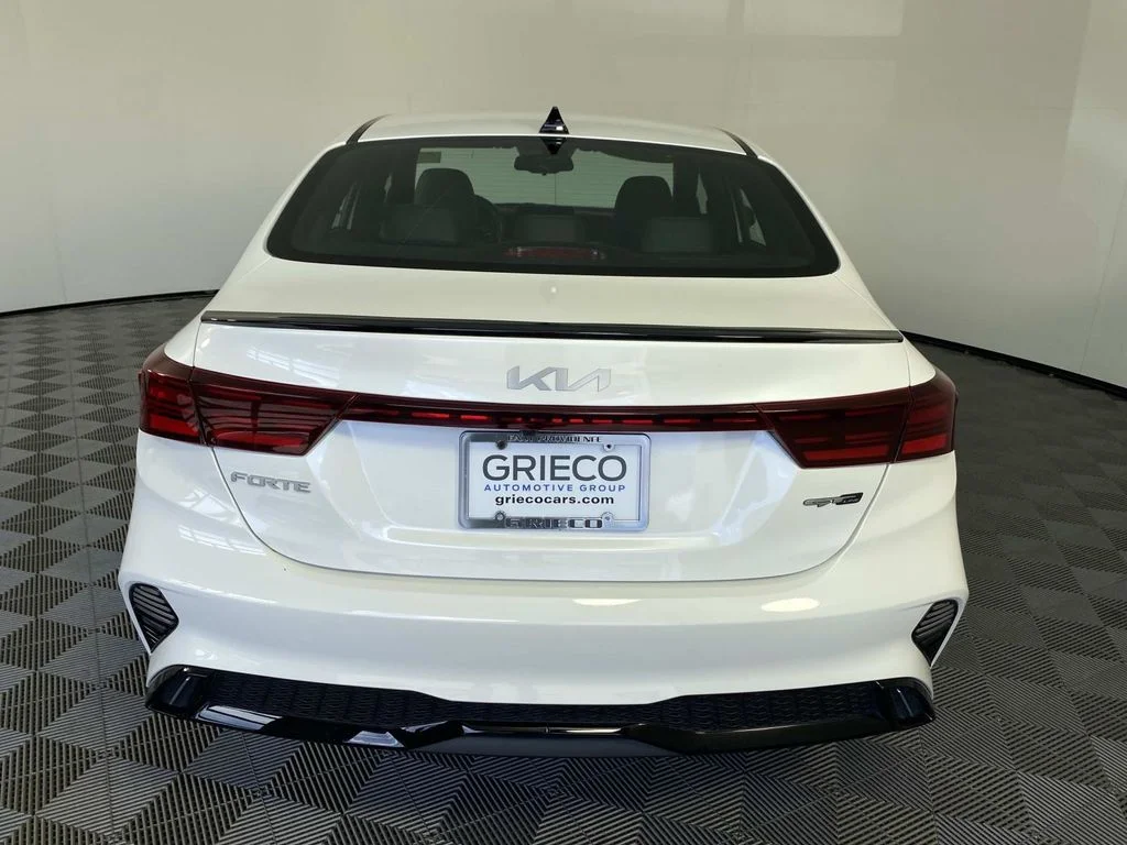 Used 2024 White Kia GT-Line image 7