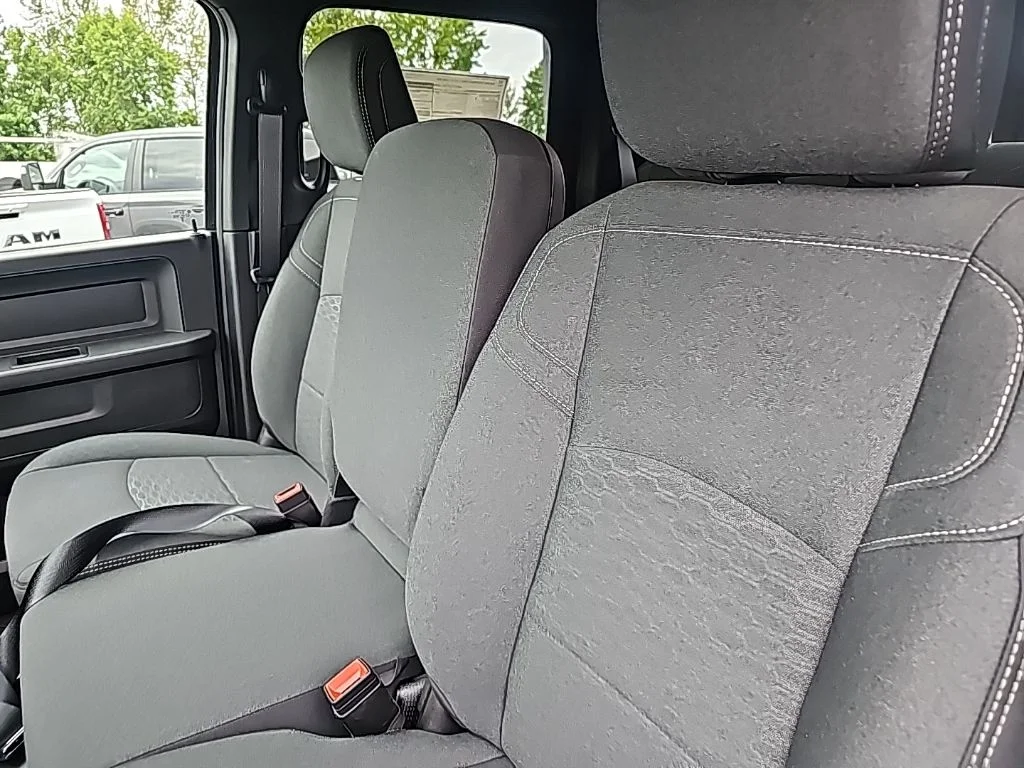 2025 RAM 3500 Tradesman - Photo 12