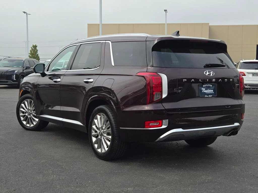 Used 2020 Sierra Burgundy Hyundai Limited image 15