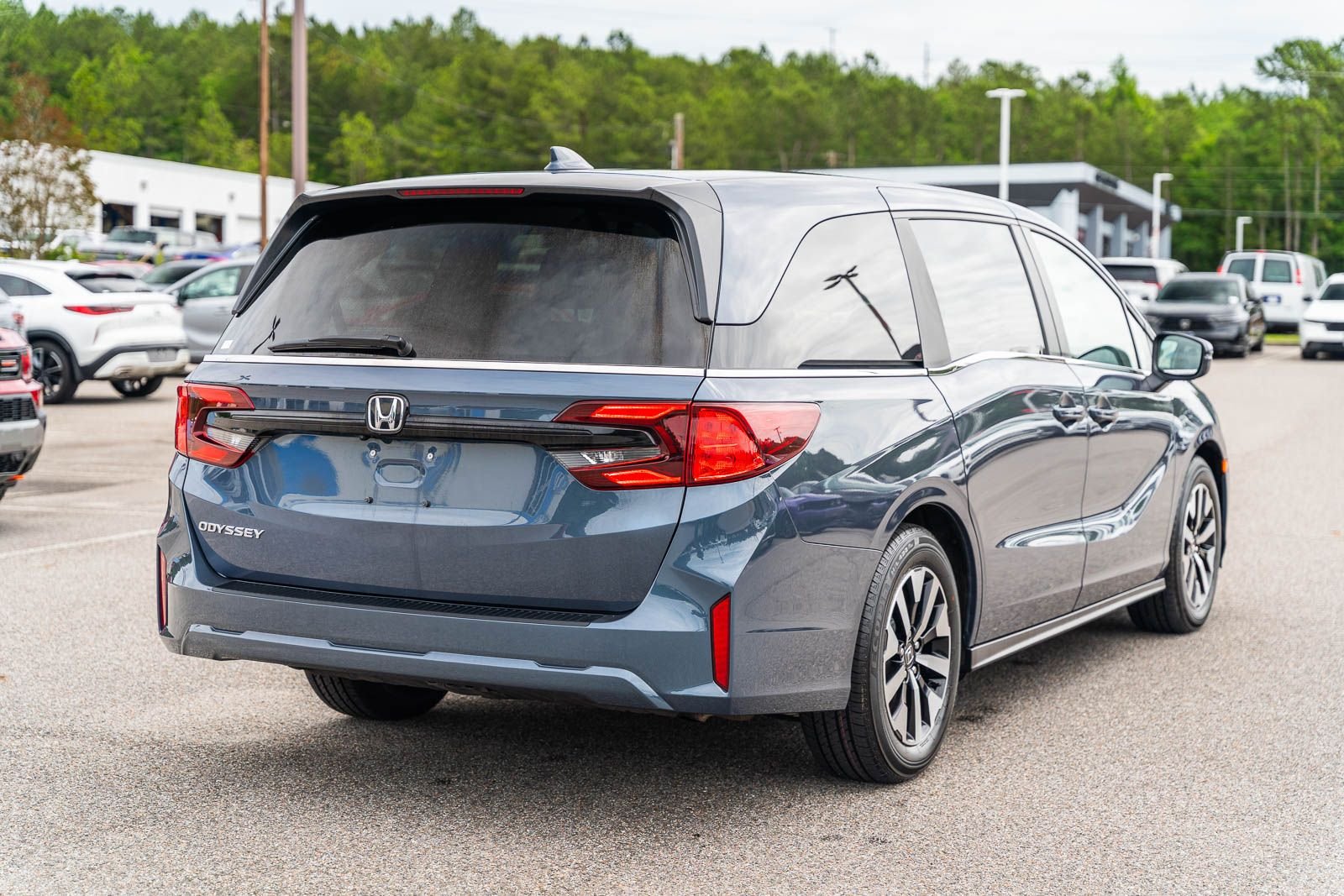2025 Honda Odyssey EX-L - Photo 7