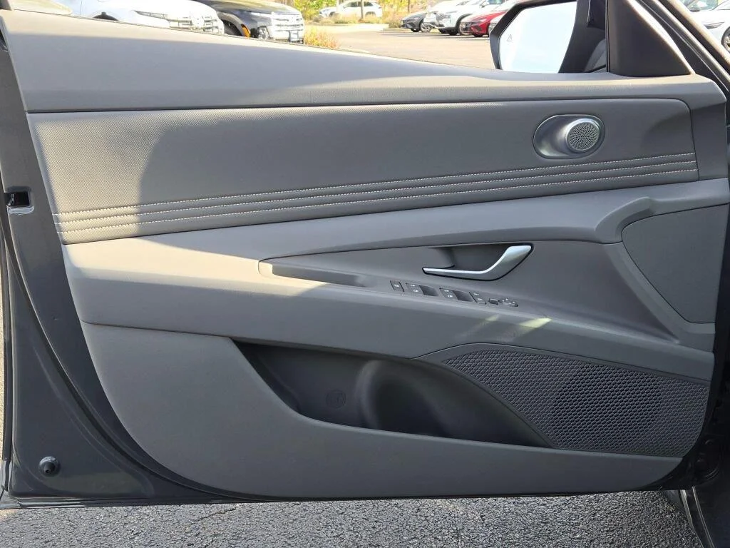 Used 2025 Ecotronic Gray Hyundai SEL Sport image 19
