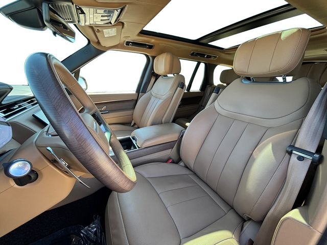 Certified Used 2025 Velocity Blue SV Bespoke Ultra Gloss Land Rover Autobiography image 10
