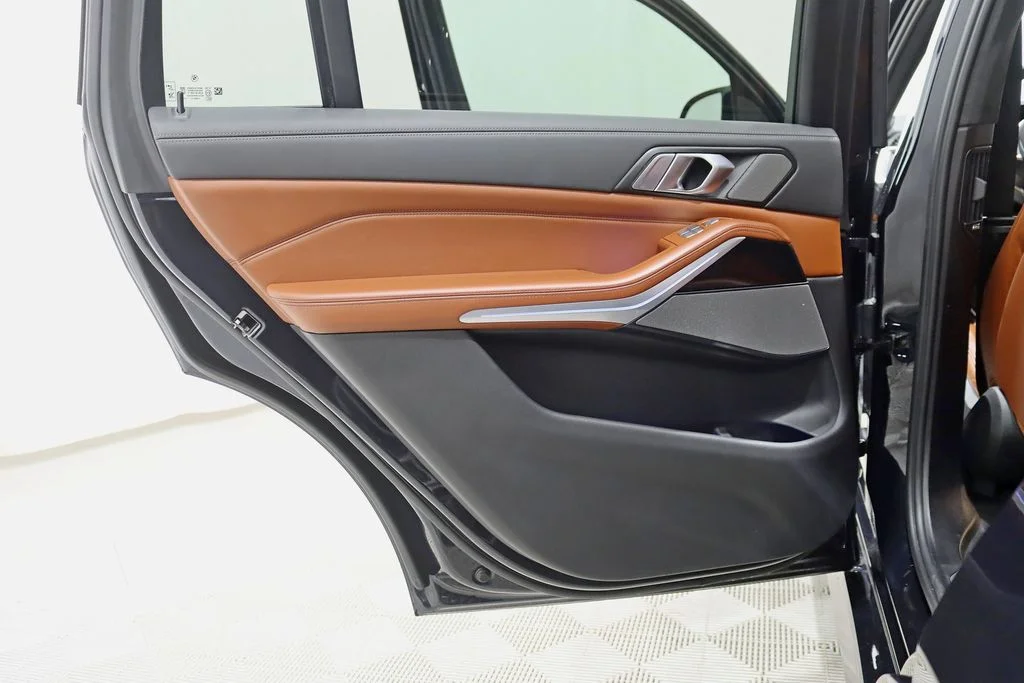 2023 BMW X7 M60i