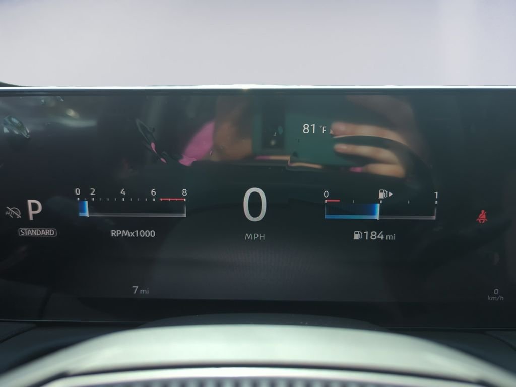 New 2026 Atlantic Gray Metallic / Super Black Two-tone Nissan SR image 14