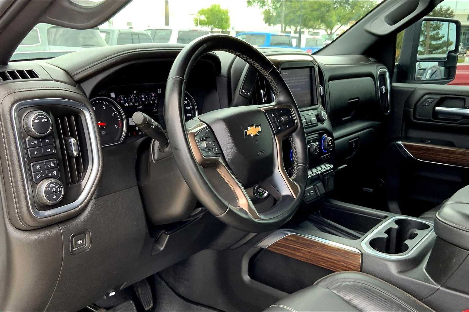 Used 2023 Summit White Chevrolet High Country image 18