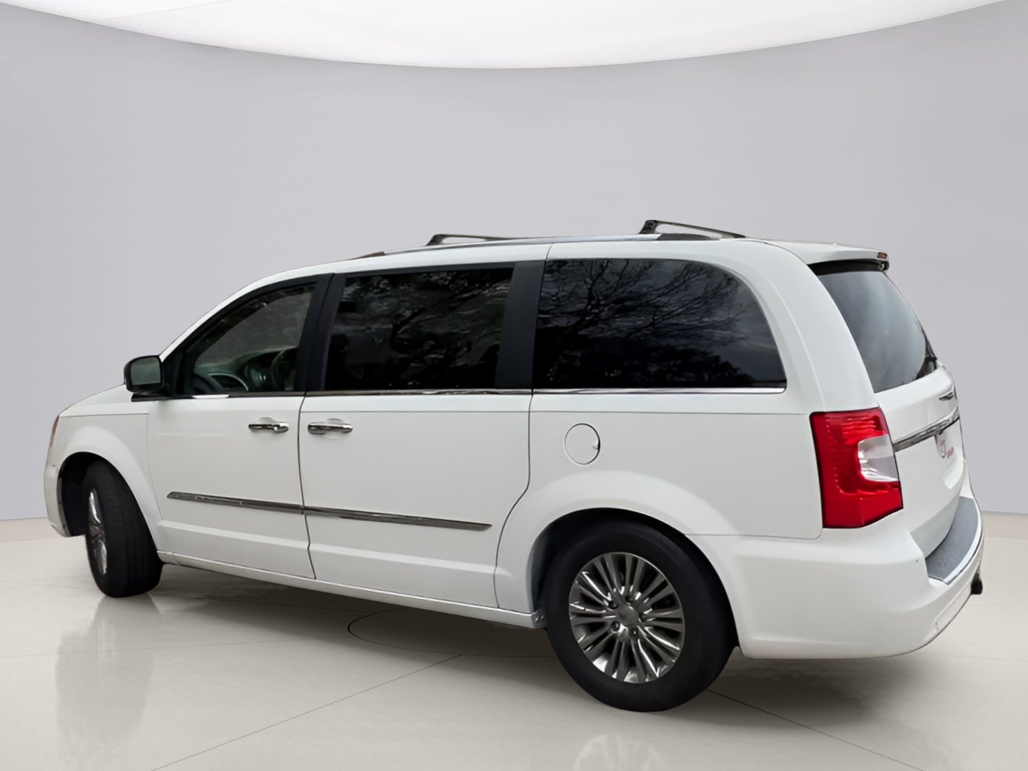 2011 Chrysler Town & Country Limited - Photo 6