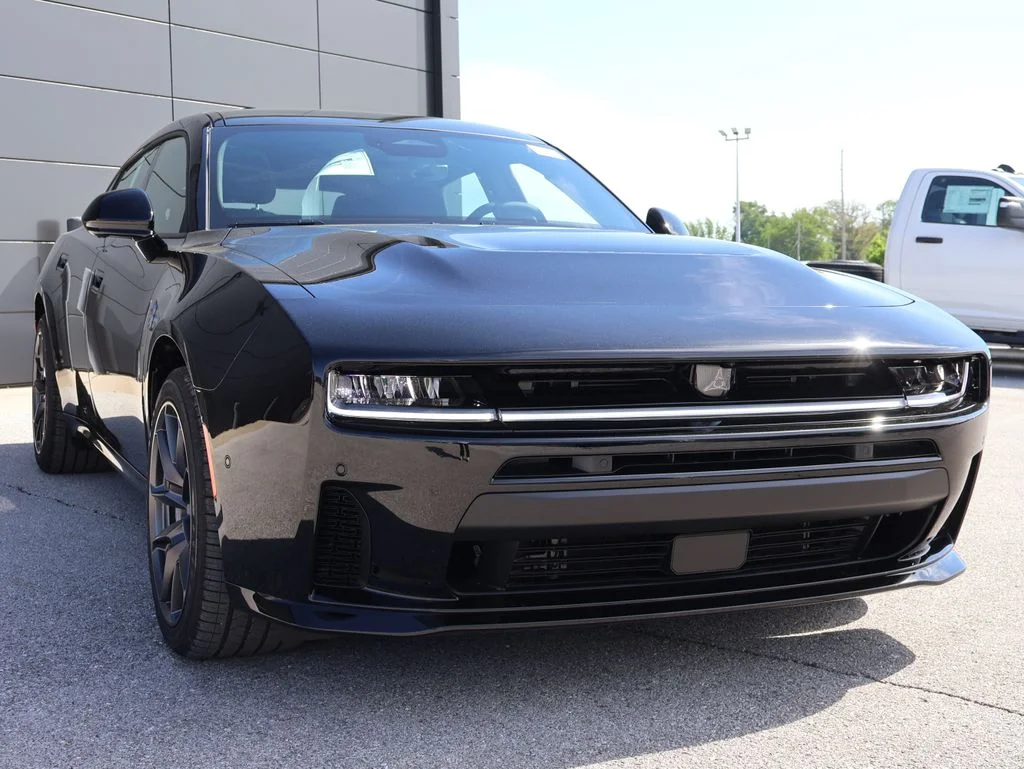 New 2026 Diamond Black Crystal Pearlcoat Dodge R/T Scat Pack image 6