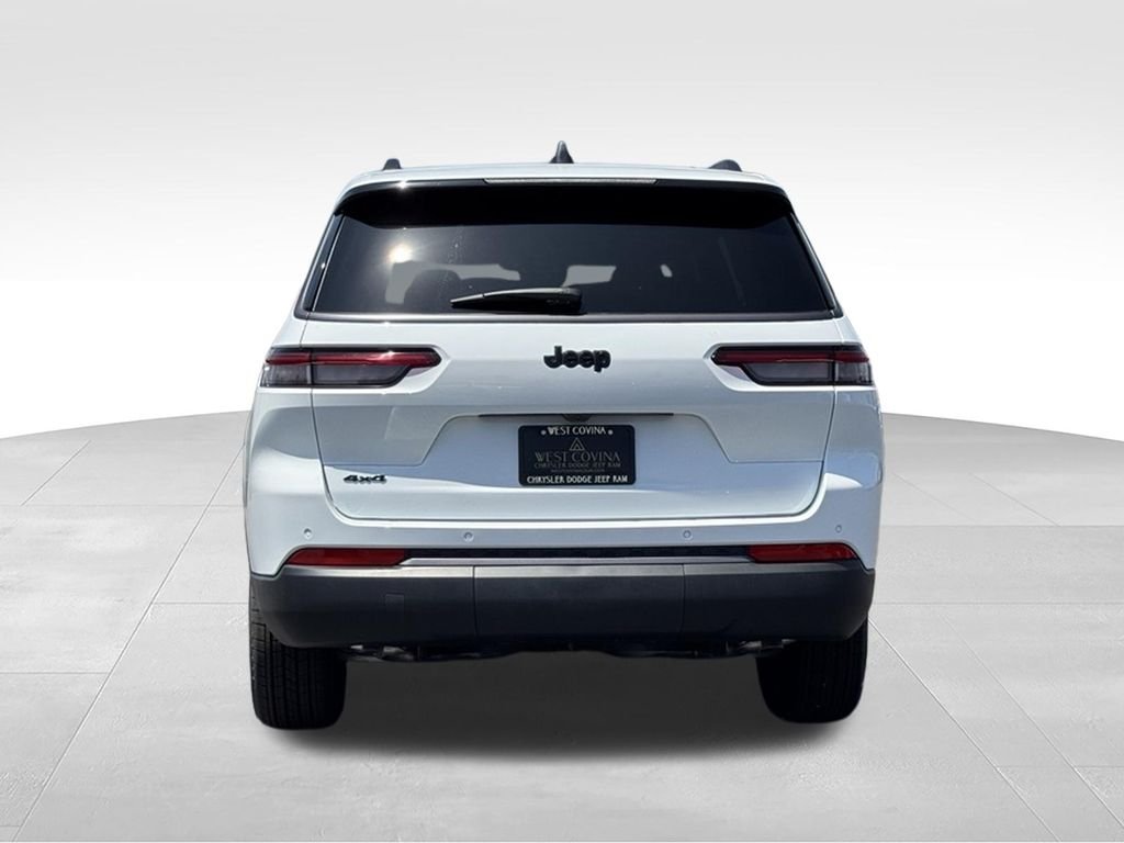 New 2026 Bright White Clear-Coat Exterior Paint Jeep Altitude image 9
