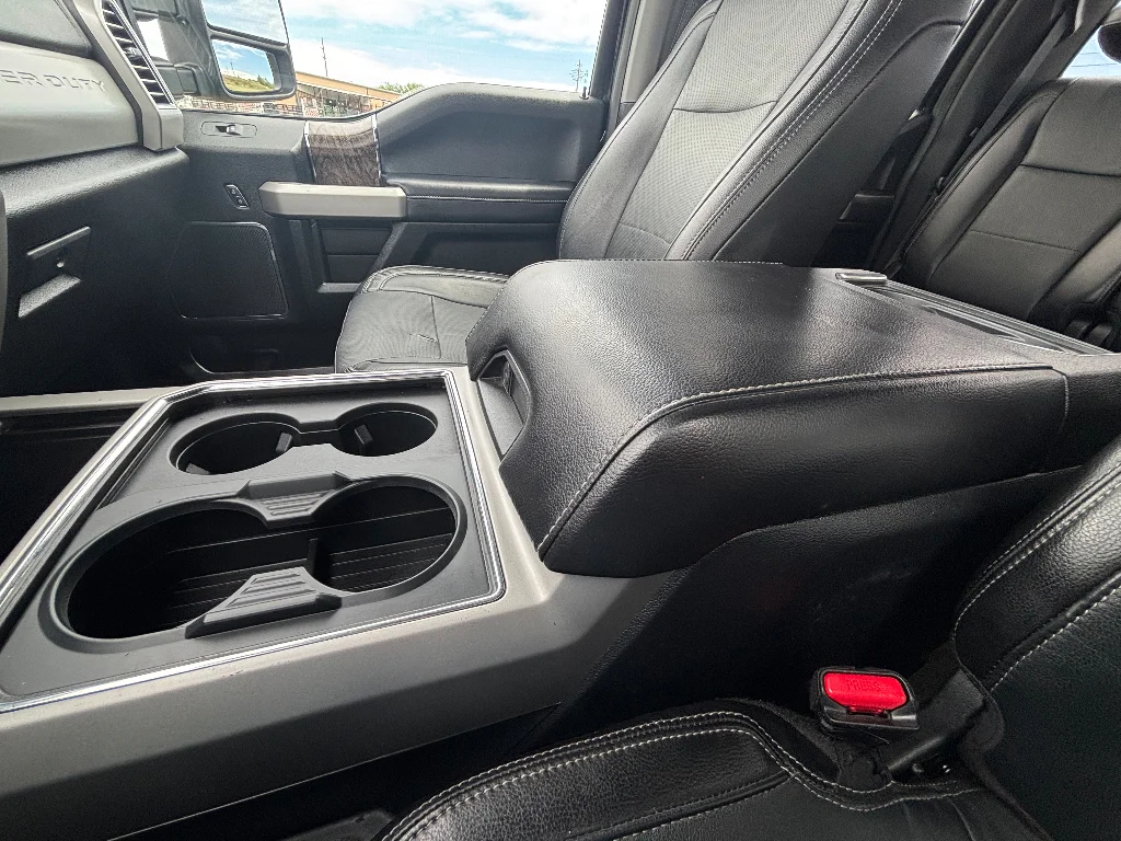Used 2017 Shadow Black Ford Lariat image 31