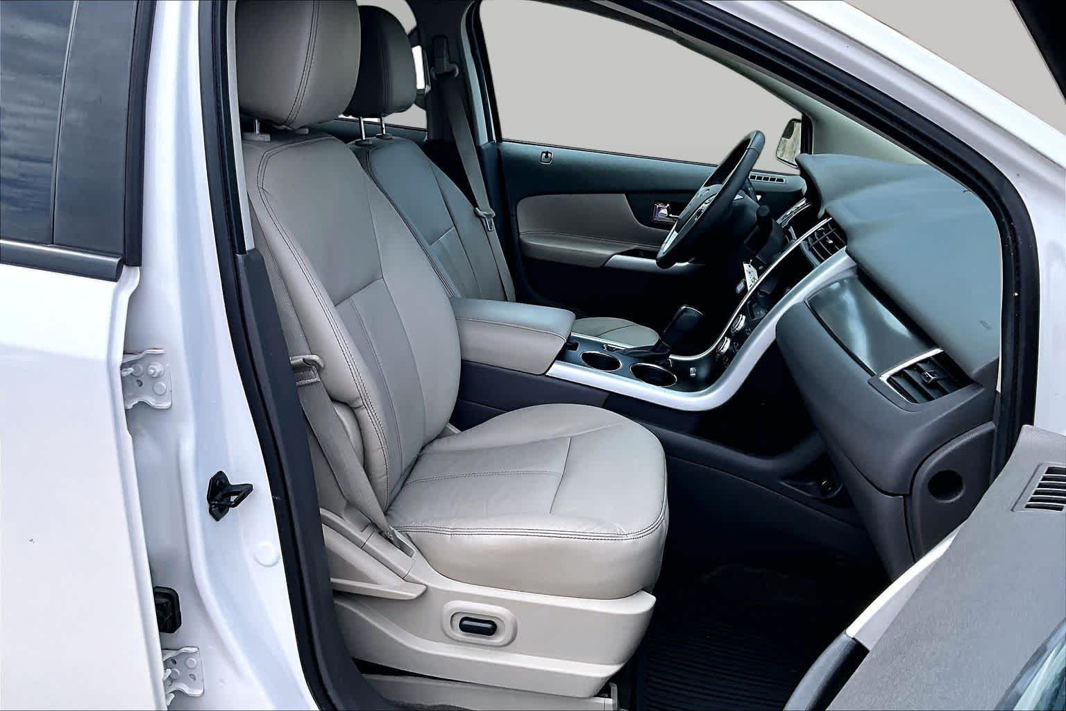 Used 2013 White Platinum Metallic Tri-Coat Ford SEL image 11