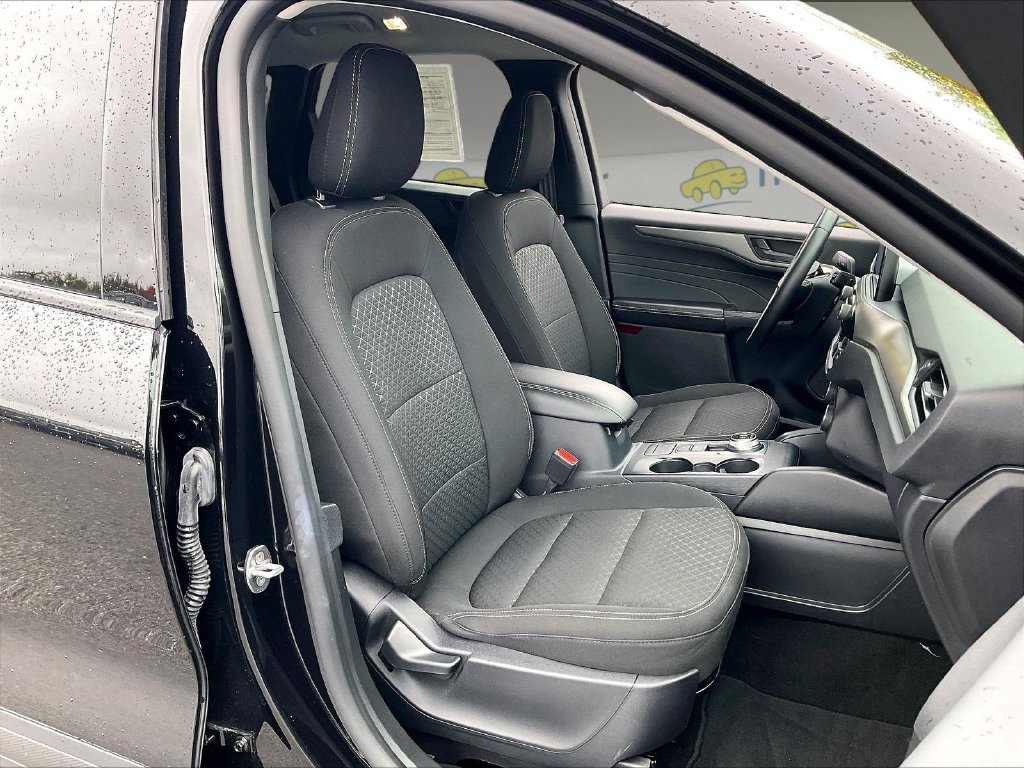 Used 2024 Black Metallic Ford Active image 10