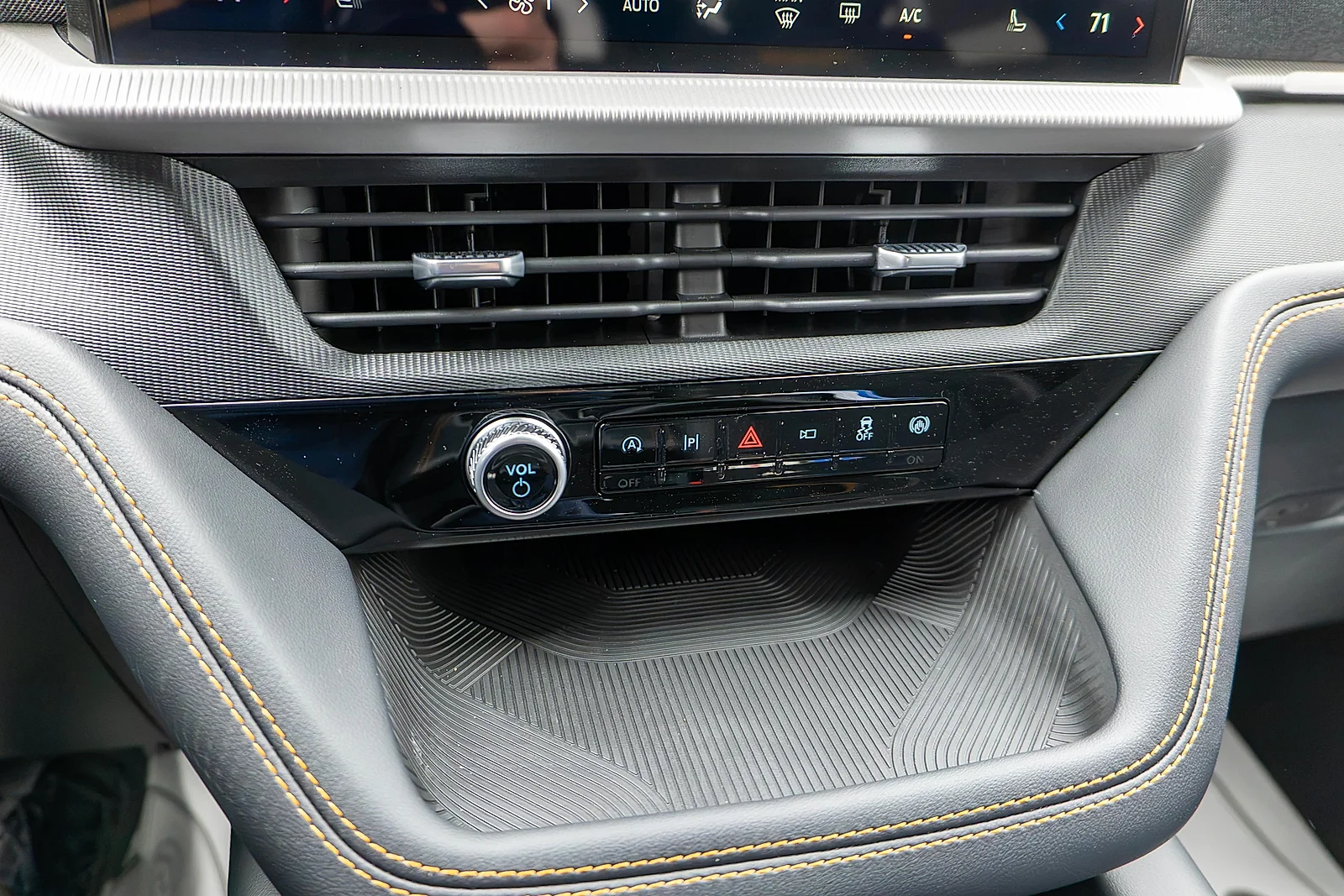 New 2026 Agate Black Metallic Ford Tremor® image 24