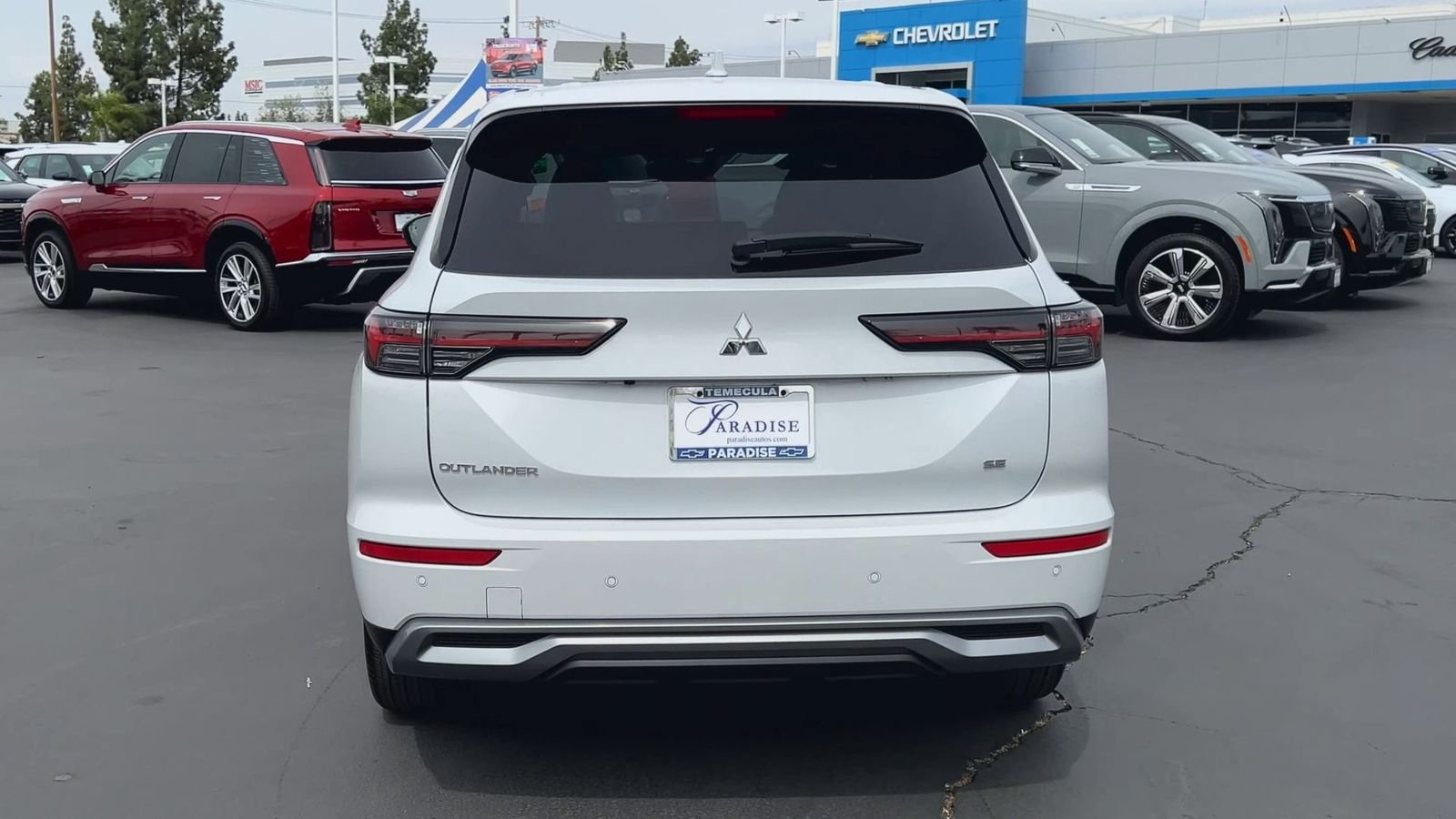 Used 2025 White Mitsubishi SE image 2