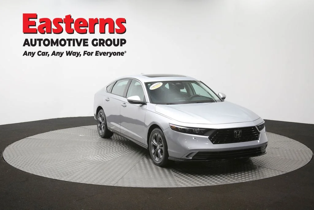 Used 2025 Silver Honda EX-L image 46
