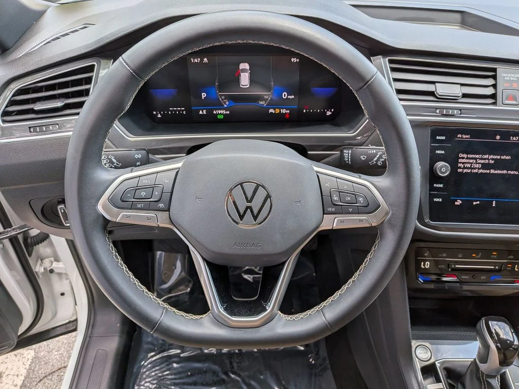 Used 2024 White Volkswagen 2.0T SE image 15