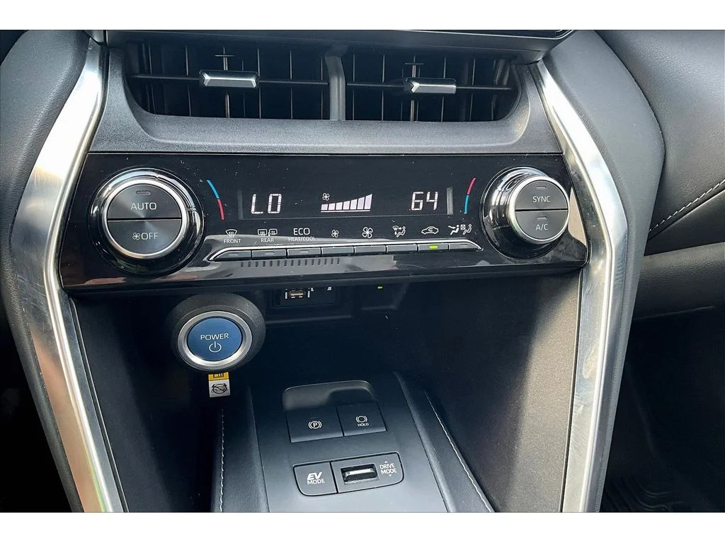 Used 2021  Toyota LE image 20