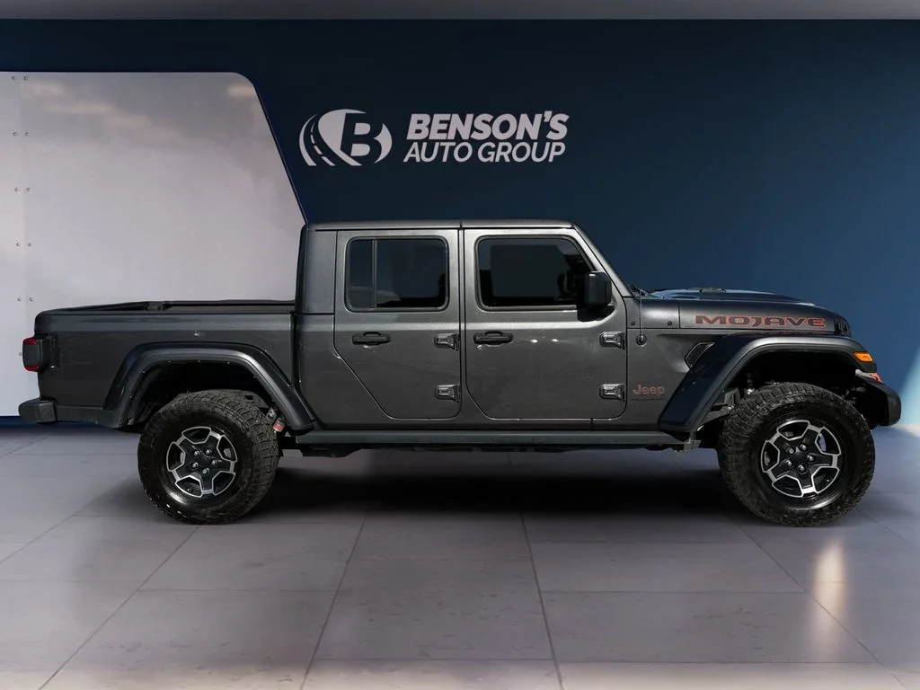 Used 2023 Gray Jeep Mojave image 6