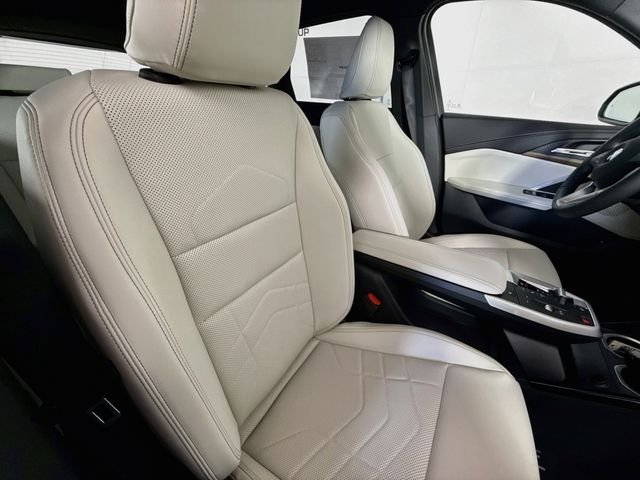 New 2026 Green Metallic BMW xDrive28i image 28
