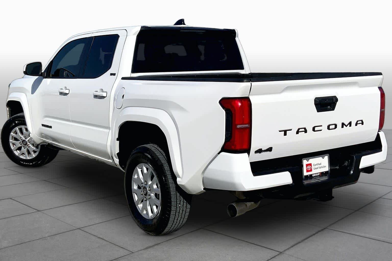 Used 2026 Ice Cap Toyota SR5 image 12