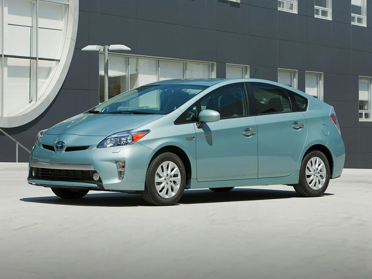 2013 Toyota Prius Advanced's photo