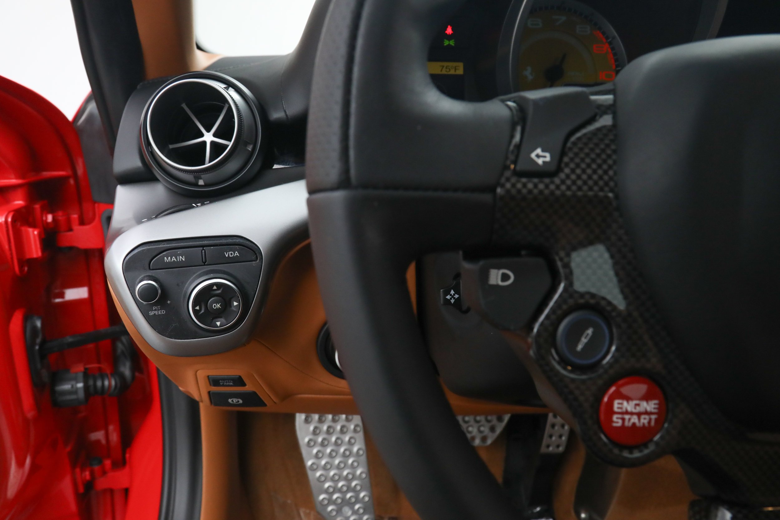 Used 2016 Red Ferrari  image 28