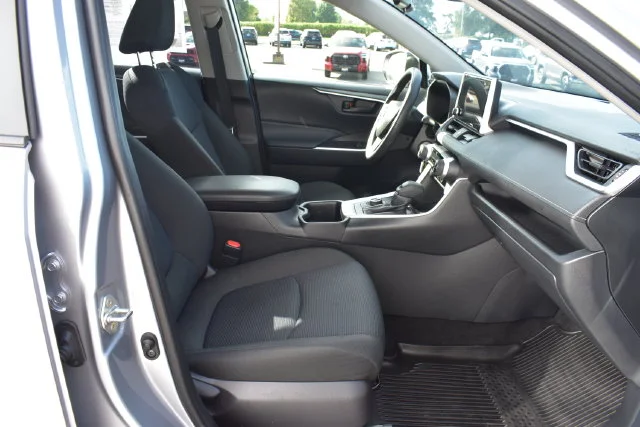 Used 2025 Silver Toyota LE image 18