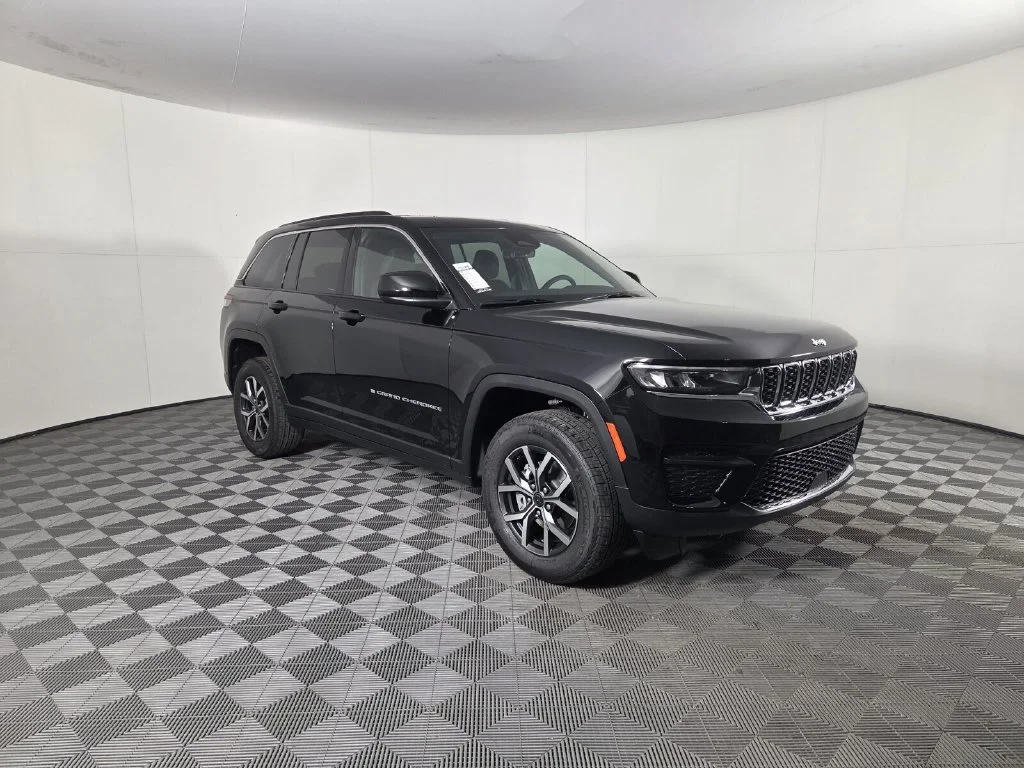 New 2027 High-Gloss Black Paint Jeep Laredo image 2