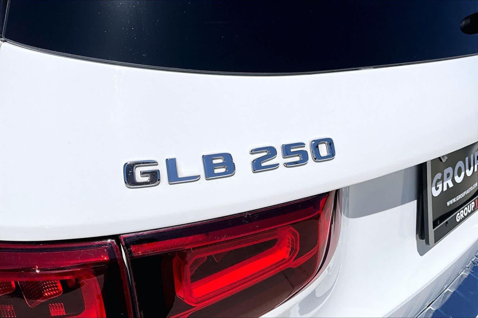 Used 2023 Polar White Mercedes-Benz GLB 250 image 29