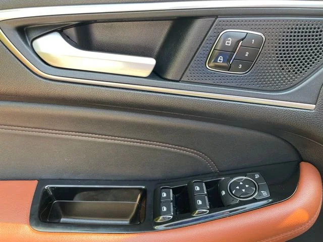 Used 2019 Black Metallic Ford Titanium image 15