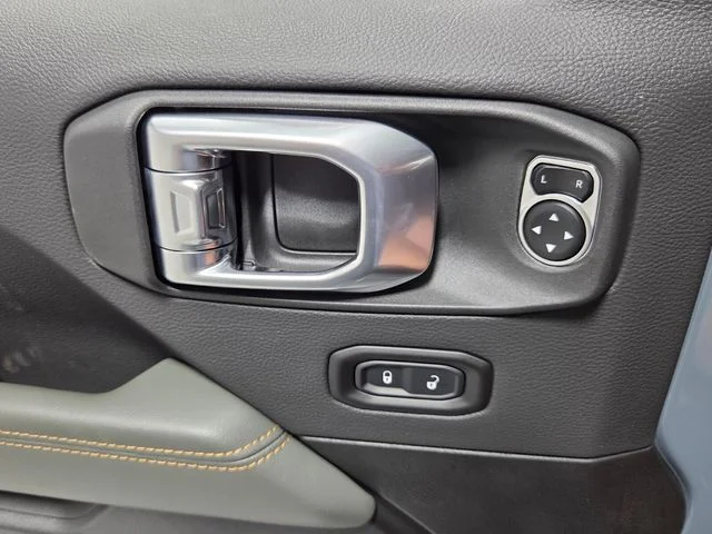 New 2026 Anvil Clear-Coat Exterior Paint Jeep Mojave X image 24