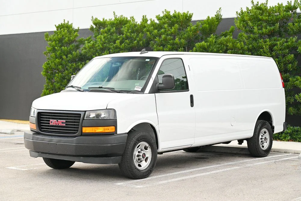 2022 GMC Savana 3500 Ext WB's photo