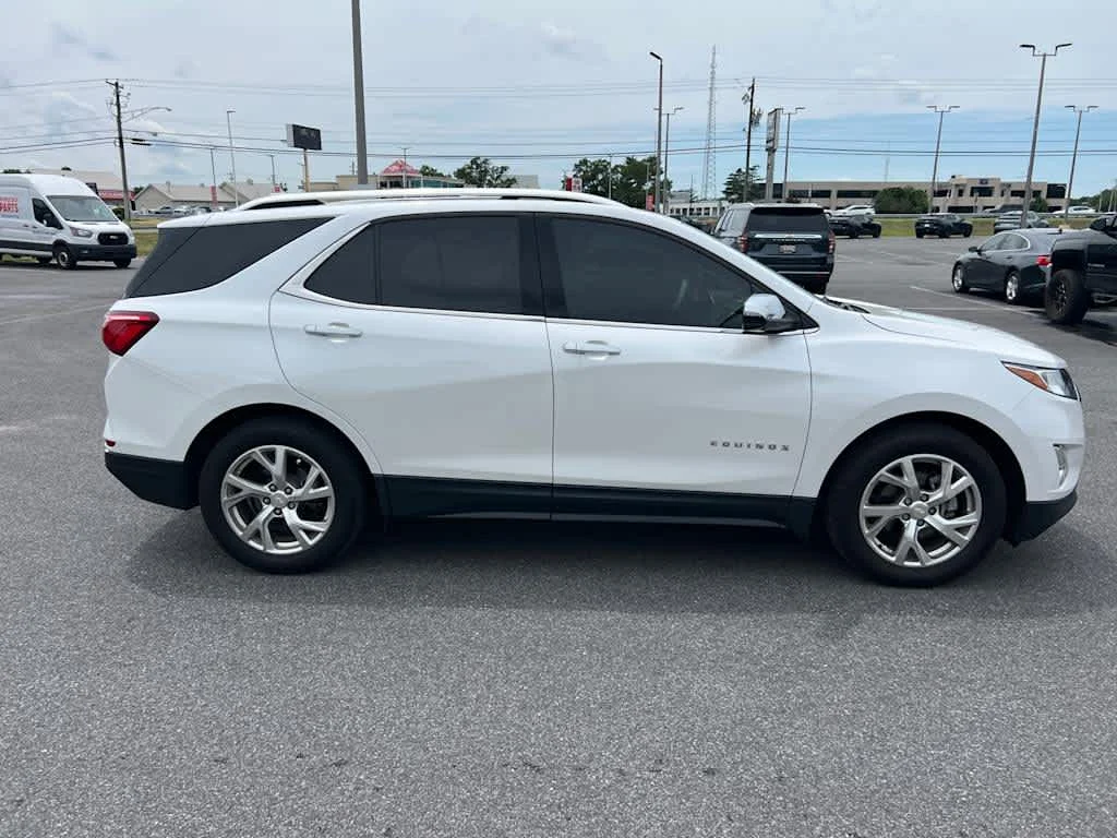 Used 2020 Iridescent Pearl Tricoat Chevrolet Premier image 4