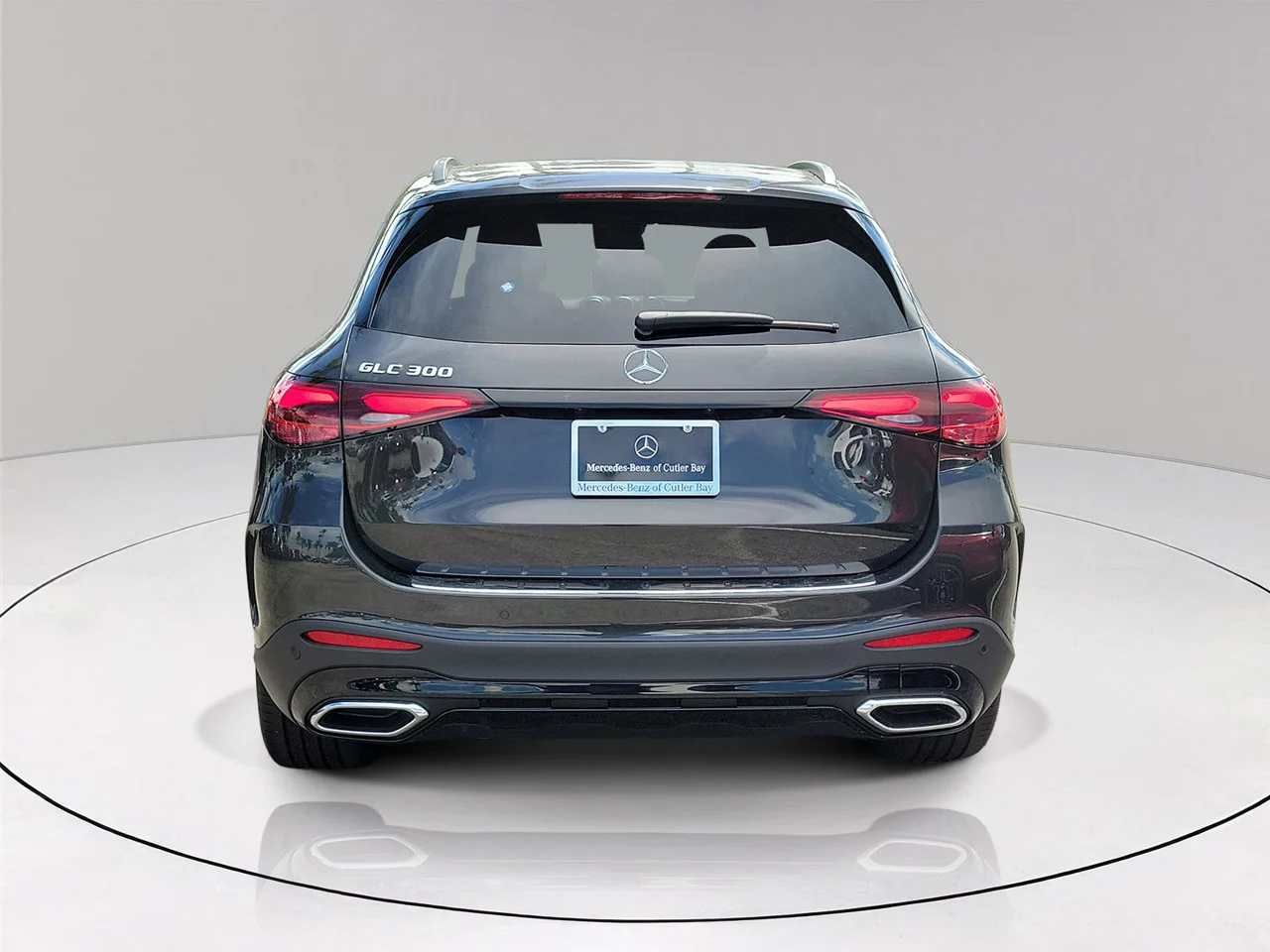 New 2027 Graphite Grey Metallic Mercedes-Benz GLC 300 image 5