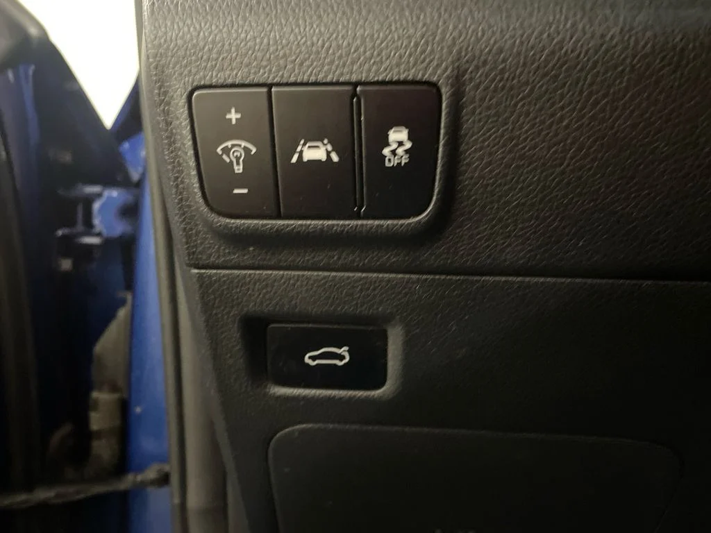 Used 2021 Sapphire Blue Kia GT-Line image 12