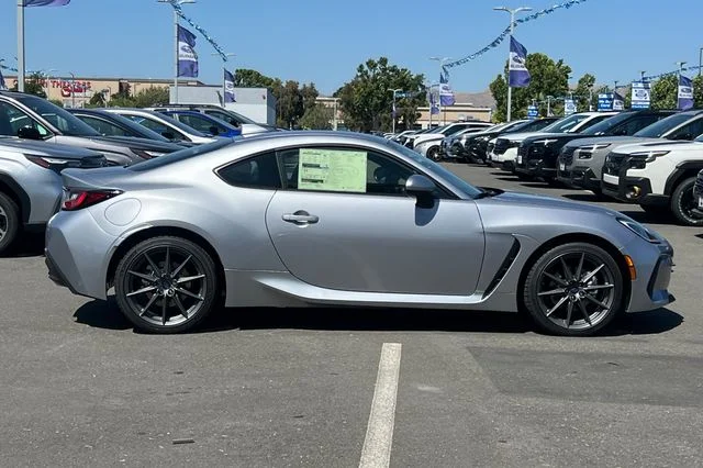 New 2026 ICE SILVER METALLIC Subaru Limited image 3