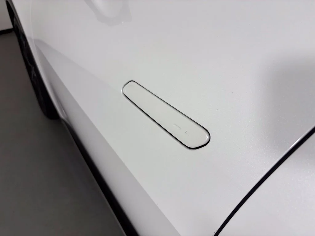 Used 2022 White Kia Wind image 12