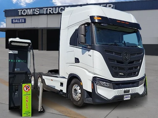 New 2022 WHITE NIKOLA  image 1