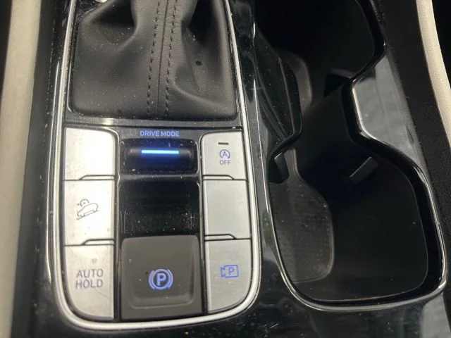 Used 2025 Black Hyundai SEL image 31