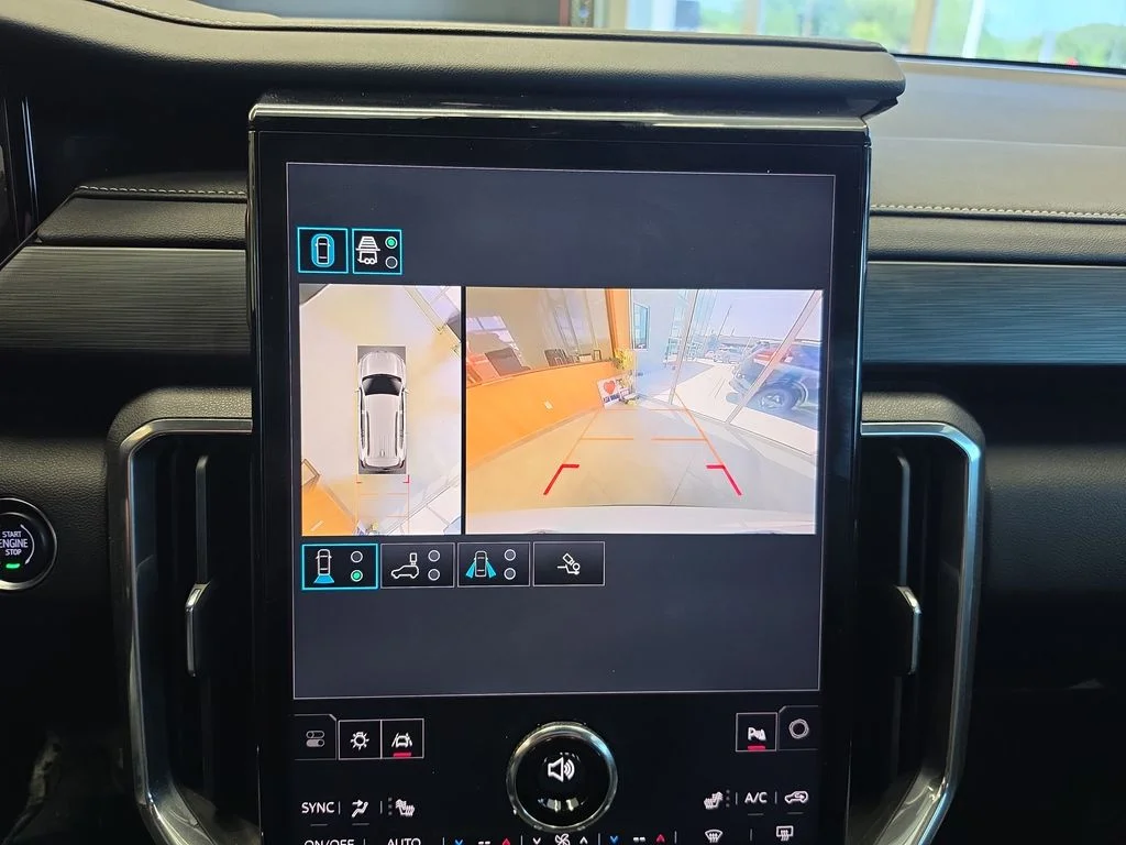 Used 2024 White GMC Elevation image 28