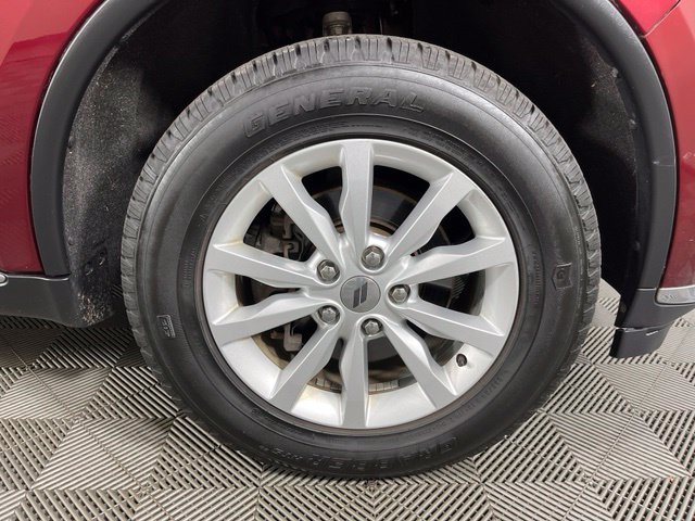 Used 2019 Red Dodge SXT Plus image 9