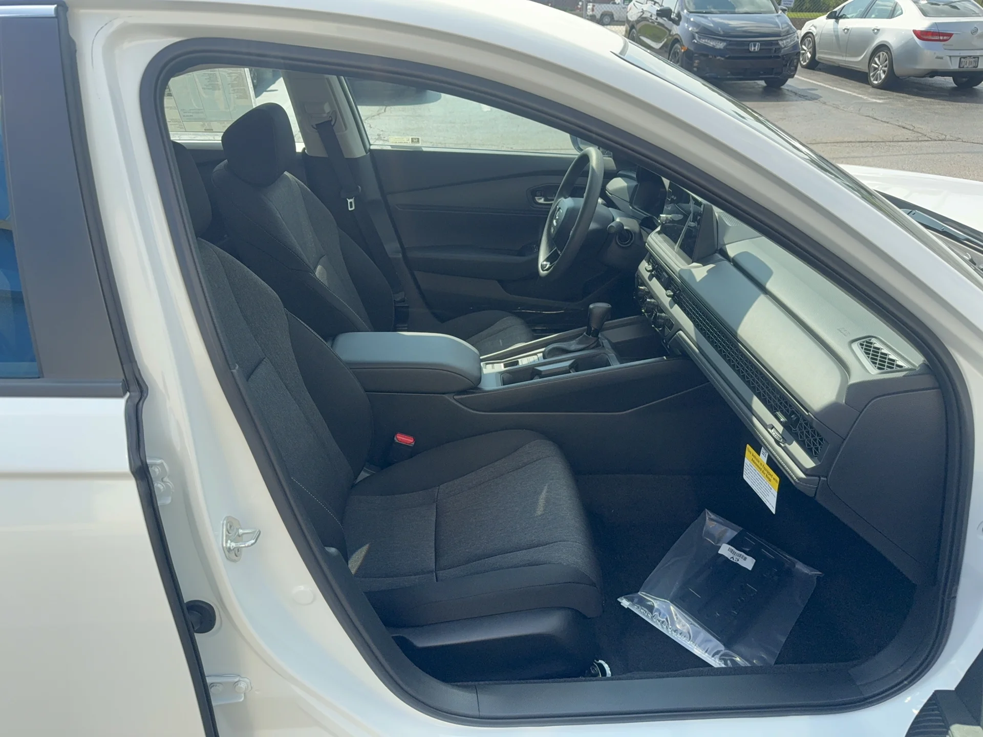 New 2026 Platinum White Pearl Honda LX image 15