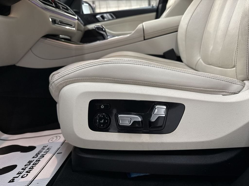 Used 2020 Black Sapphire Metallic BMW xDrive40i image 13